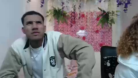 adriel_and_risitos_ online show from September 2025 03:43:01 AM