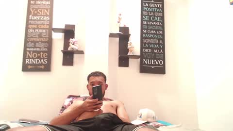 adriel_and_risitos_ online show from October 2025 02:01:02 AM