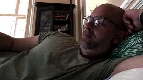 adrienfromparis online show from April 2026 11:34:01 AM