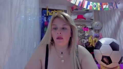 Snapshot of adriiana_fox_ chatting on June 2026 11:07:02 PM adriiana_fox_ online show from June 2026 11:07:02 PM