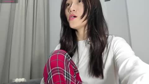 Aenie online show from February 2025 01:50:01 PM