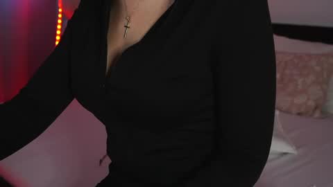 Snapshot of aelia_anara chatting on May 2026 03:03:01 AM Aelia online show from May 2026 03:03:01 AM