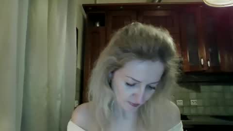 Snapshot of aeroliss chatting on April 2026 06:49:02 PM aeroliss online show from April 2026 06:49:02 PM