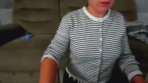 afrodisiacaly online show from November 2025 06:45:02 PM