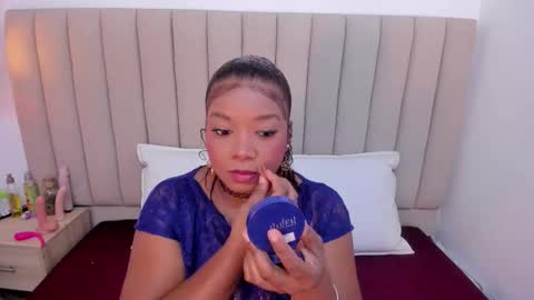 Snapshot of afrodita_de_amor chatting on November 2025 11:42:02 AM Vr. online show from November 2025 11:42:02 AM