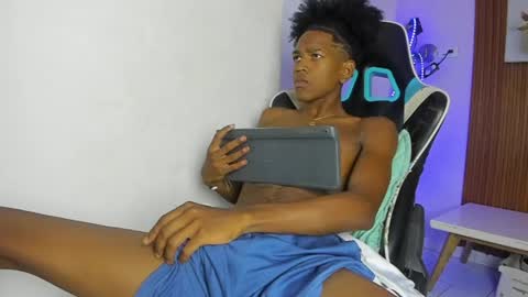 afrowayuu online show from May 2026 06:15:02 PM