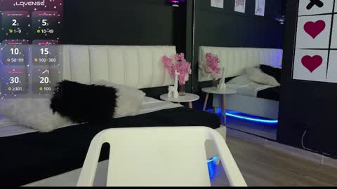 Snapshot of agata_evans_ chatting on October 2025 05:03:01 PM AGATA online show from October 2025 05:03:01 PM