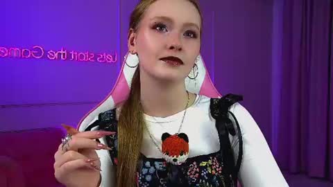 AgataFoxley online show from June 2026 06:33:01 PM