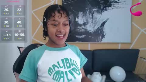 Snapshot of agatha_amaya chatting on October 2025 01:23:02 PM agatha_amaya online show from October 2025 01:23:02 PM