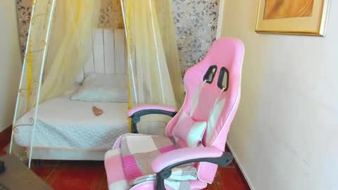 Snapshot of agatha_rusell chatting on January 2025 12:46:01 AM agatha online show from January 2025 12:46:01 AM