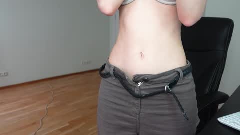 Agelina Lilly Laura online show from May 2026 05:35:02 AM
