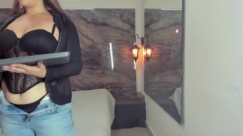 agnes_02 online show from October 2025 11:44:02 AM