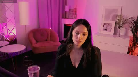 Agnes online show from September 2025 08:40:01 AM