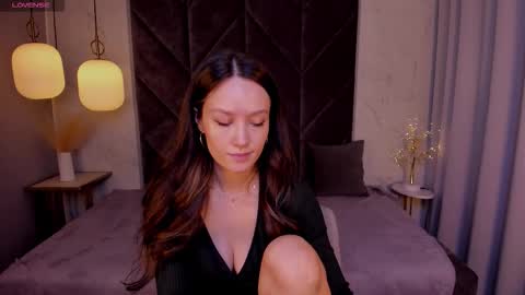 Agnes online show from October 2025 10:06:01 AM