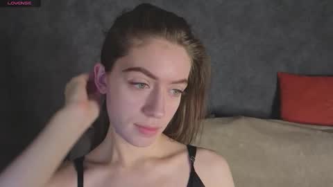 agnes wells online show from December 2025 09:17:01 AM