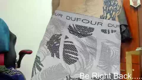 Agustin online show from October 2025 05:25:01 PM