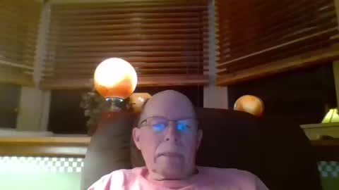 aguynrkfrd online show from October 2025 10:15:02 AM