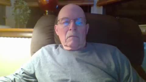 aguynrkfrd online show from December 2025 09:57:02 AM