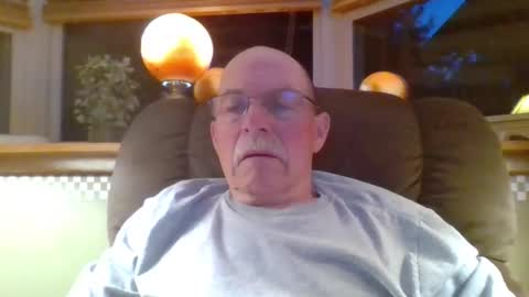 Snapshot of aguynrkfrd chatting on May 2026 09:38:01 AM aguynrkfrd online show from May 2026 09:38:01 AM
