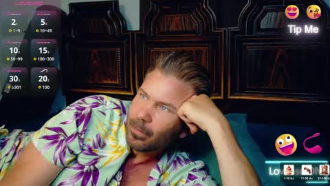 Blue Eyed Handsome Man online show from April 2026 12:41:01 AM