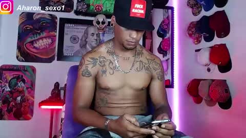 Snapshot of aharon_sexo1 chatting on January 2025 10:29:02 PM Aharon Zamora online show from January 2025 10:29:02 PM