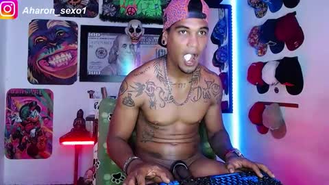Snapshot of aharon_sexo1 chatting on January 2025 08:45:02 AM Aharon Zamora online show from January 2025 08:45:02 AM