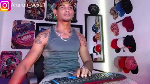 Snapshot of aharon_sexo1 chatting on January 2025 03:00:02 AM Aharon Zamora online show from January 2025 03:00:02 AM