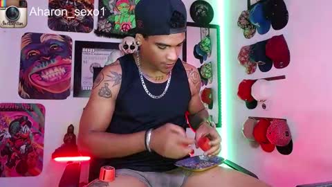 Snapshot of aharon_sexo1 chatting on January 2025 02:47:01 AM Aharon Zamora online show from January 2025 02:47:01 AM