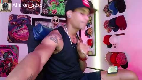 Snapshot of aharon_sexo1 chatting on January 2025 10:39:01 PM Aharon Zamora online show from January 2025 10:39:01 PM