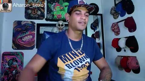 Snapshot of aharon_sexo1 chatting on January 2025 07:25:02 AM Aharon Zamora online show from January 2025 07:25:02 AM