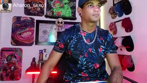 Snapshot of aharon_sexo1 chatting on January 2025 01:11:01 PM Aharon Zamora online show from January 2025 01:11:01 PM