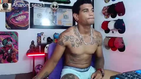 Snapshot of aharon_sexo1 chatting on January 2025 01:35:01 AM Aharon Zamora online show from January 2025 01:35:01 AM