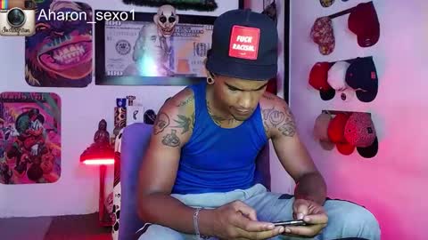 Snapshot of aharon_sexo1 chatting on January 2025 10:57:01 PM Aharon Zamora online show from January 2025 10:57:01 PM