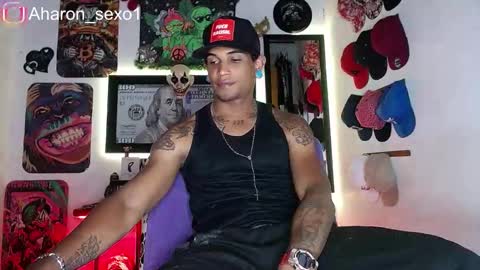 Snapshot of aharon_sexo1 chatting on February 2025 03:53:01 AM Aharon Zamora online show from February 2025 03:53:01 AM
