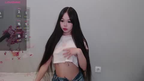 Snapshot of ahristellarr chatting on June 2026 08:02:01 PM Ahri online show from June 2026 08:02:01 PM