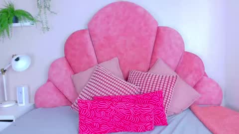 AHSLY online show from May 2026 06:39:01 PM
