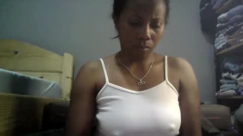 Snapshot of aicha_boobs chatting on September 2025 04:43:01 PM Aicha boobs online show from September 2025 04:43:01 PM