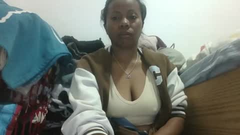 Snapshot of aicha_boobs chatting on July 2026 02:21:02 AM Aicha boobs online show from July 2026 02:21:02 AM