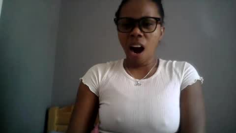 Snapshot of aicha_boobs chatting on July 2026 08:25:02 AM Aicha boobs online show from July 2026 08:25:02 AM