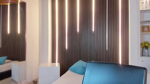 aidajoness online show from October 2025 02:40:01 PM