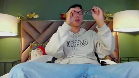 Snapshot of aiden_royce chatting on December 2025 05:17:02 AM aiden_royce online show from December 2025 05:17:02 AM