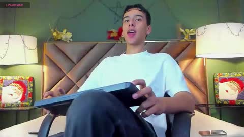 Snapshot of aiden_royce chatting on December 2025 06:08:02 AM aiden_royce online show from December 2025 06:08:02 AM