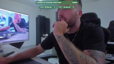 Snapshot of aidenmatthew chatting on October 2025 09:22:01 PM Aiden online show from October 2025 09:22:01 PM