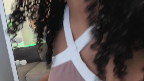 Alisson online show from November 2025 07:46:01 PM