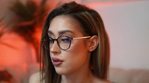  Aileen  online show from April 2026 08:18:01 PM