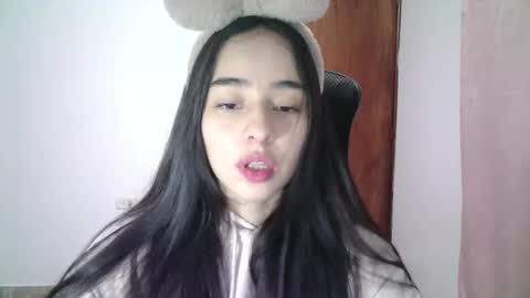 Snapshot of aineangeel chatting on September 2025 12:32:02 AM AINE online show from September 2025 12:32:02 AM