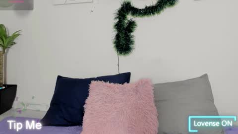 Snapshot of ainoa_pink chatting on December 2025 12:32:02 PM Ainoa online show from December 2025 12:32:02 PM