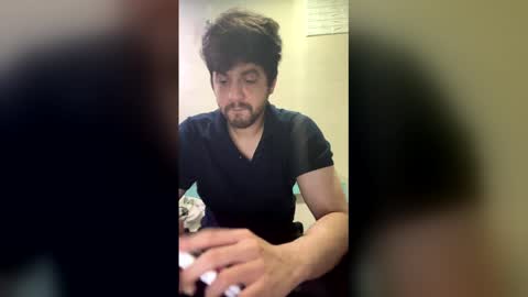 airahdhawan2 online show from April 2026 11:02:01 PM