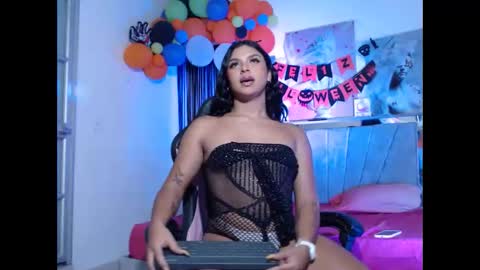 Snapshot of aisha299 chatting on October 2025 04:15:01 AM aisha299 online show from October 2025 04:15:01 AM