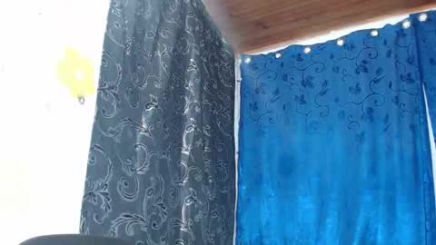 alexia online show from November 2025 04:45:02 AM